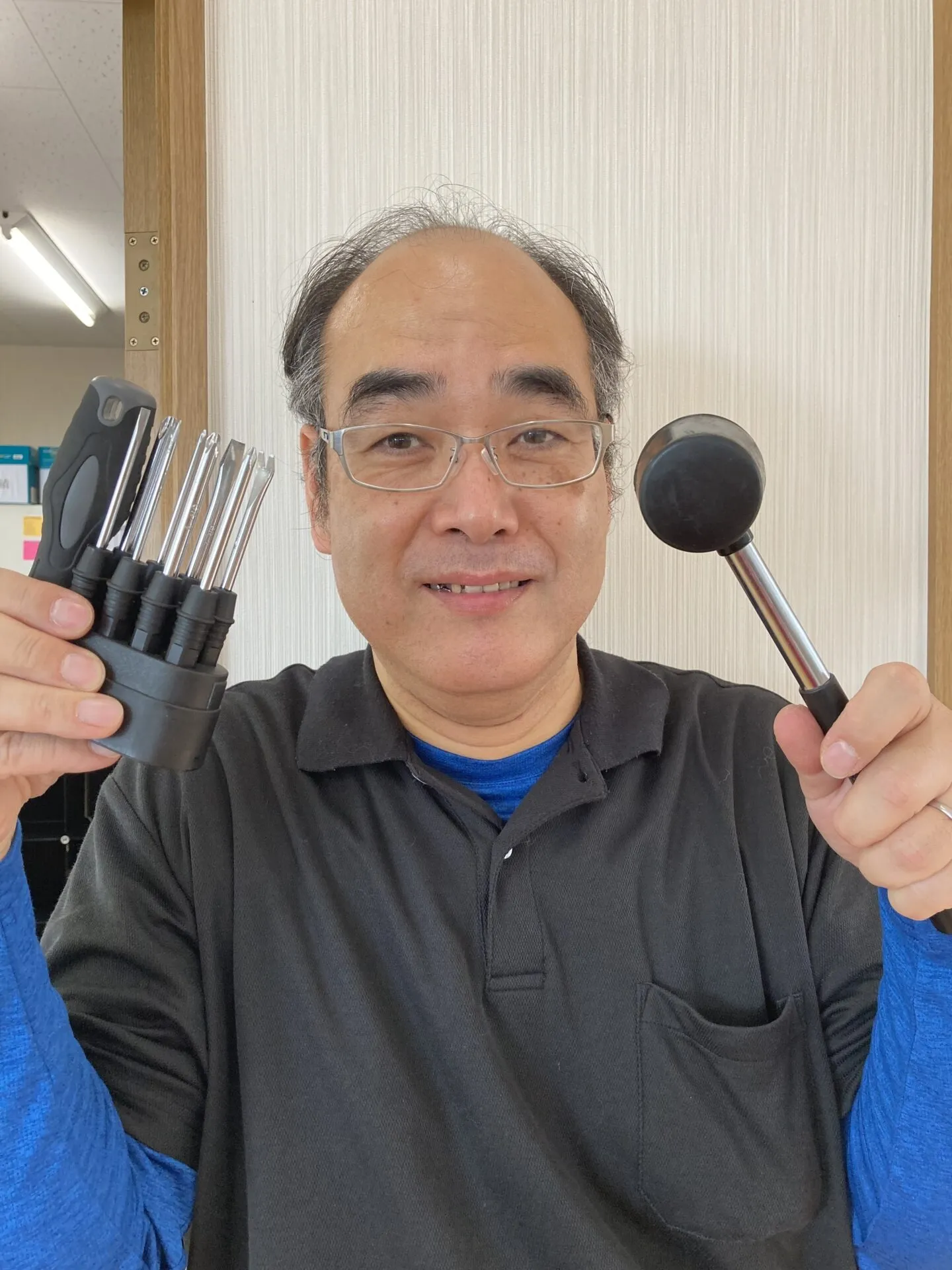 岸靖彦